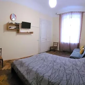  Апартаменты Зручна і комфортна квартира недалеко від вокзалу і центру міста Украина